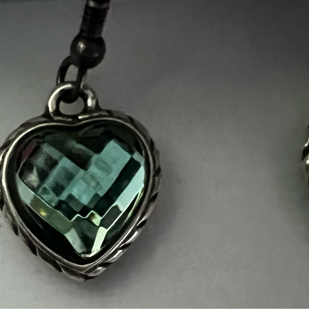 💚Brighton Heart Earrings with Green Gemstone💚 - Picture 2 of 7